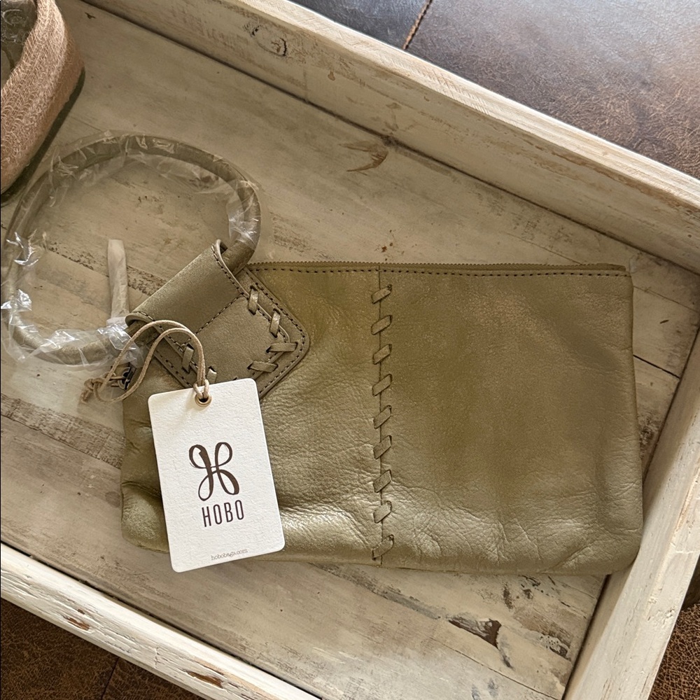 HOBO Sable Clutch